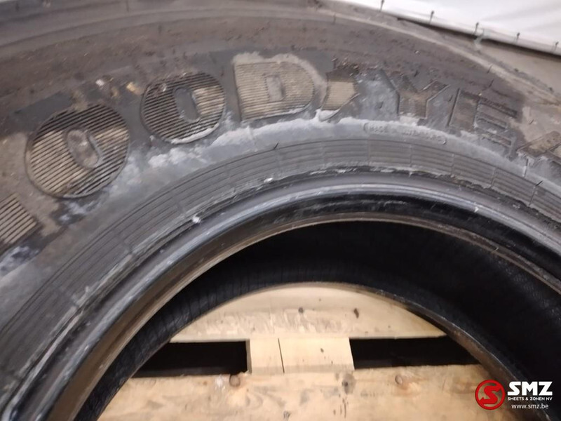 Goodyear Occ vrachtwagenband Goodyear 315/80R22.5 - Pneu pour Camion: photos 2 Goodyear Occ vrachtwagenband Goodyear 315/80R22.5 - Pneu pour Camion: photos 2