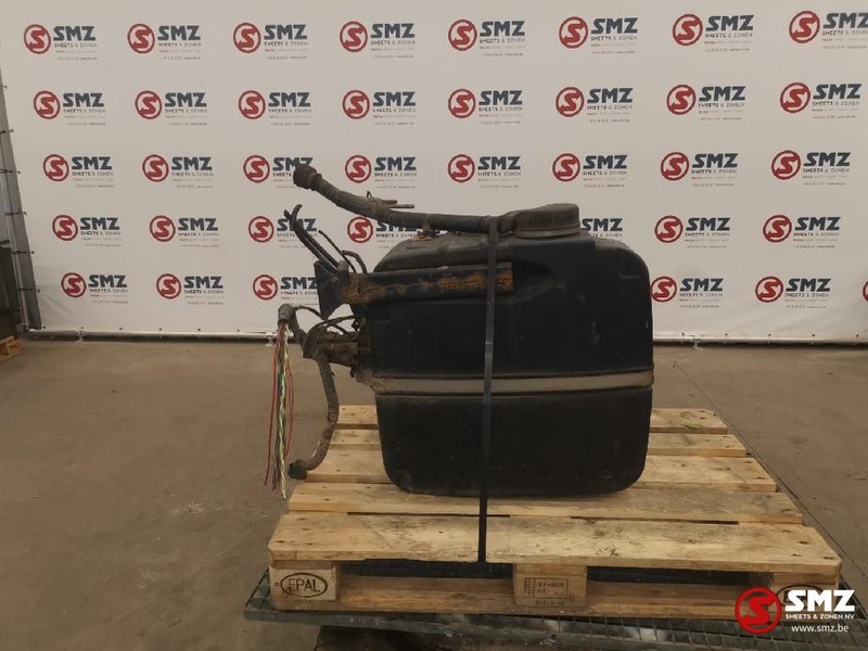 Iveco Occ AdBlue tank 62L Iveco - AdBlue réservoir pour Camion: photos 1 Iveco Occ AdBlue tank 62L Iveco - AdBlue réservoir pour Camion: photos 1