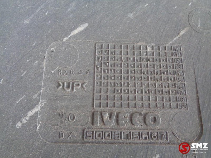 Iveco Occ treeplank rechts Iveco Stralis - Marchepied pour Camion: photos 2 Iveco Occ treeplank rechts Iveco Stralis - Marchepied pour Camion: photos 2