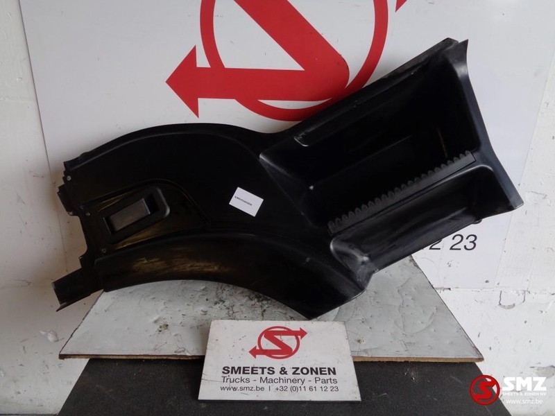 Iveco Occ treeplank rechts Iveco Stralis - Marchepied pour Camion: photos 1 Iveco Occ treeplank rechts Iveco Stralis - Marchepied pour Camion: photos 1