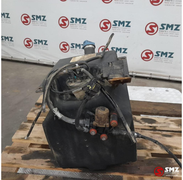 MAN Occ AdBluetank 35L + AdBlueniveausensor MAN - Système de carburant pour Camion: photos 4 MAN Occ AdBluetank 35L + AdBlueniveausensor MAN - Système de carburant pour Camion: photos 4