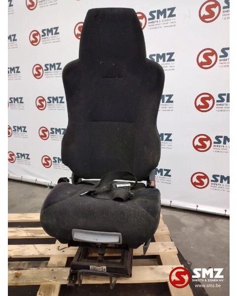 MAN Occ bijrijdersstoel MAN TGX 81623076338 - Cabine et intérieur pour Camion: photos 1 MAN Occ bijrijdersstoel MAN TGX 81623076338 - Cabine et intérieur pour Camion: photos 1