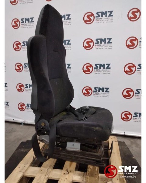 MAN Occ bijrijdersstoel MAN TGX 81623076338 - Cabine et intérieur pour Camion: photos 3 MAN Occ bijrijdersstoel MAN TGX 81623076338 - Cabine et intérieur pour Camion: photos 3