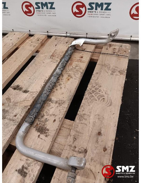 MAN Occ bumpertrap MAN - Pare-chocs pour Camion: photos 2 MAN Occ bumpertrap MAN - Pare-chocs pour Camion: photos 2