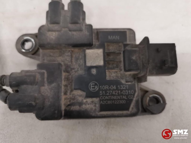 MAN Occ koelvloeistof temperatuur sensor MAN TGX - Capteur pour Camion: photos 2 MAN Occ koelvloeistof temperatuur sensor MAN TGX - Capteur pour Camion: photos 2