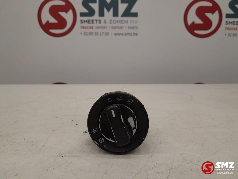 MAN Occ koplampschakelaar MAN TGX 81255056877 - Cabine et intérieur pour Camion: photos 2 MAN Occ koplampschakelaar MAN TGX 81255056877 - Cabine et intérieur pour Camion: photos 2