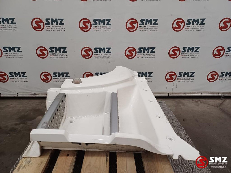 MAN Occ opstapbak rechts MAN - Cabine et intérieur pour Camion: photos 4 MAN Occ opstapbak rechts MAN - Cabine et intérieur pour Camion: photos 4