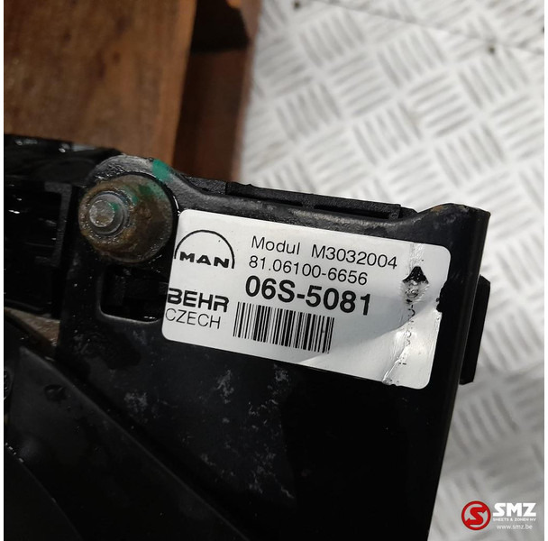 MAN Occ radiator + expansievat MAN - Radiateur pour Camion: photos 5 MAN Occ radiator + expansievat MAN - Radiateur pour Camion: photos 5