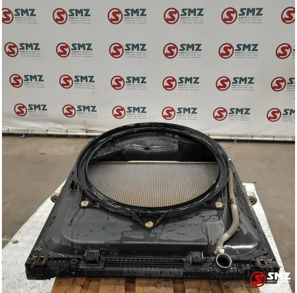 MAN Occ radiator + expansievat MAN - Radiateur pour Camion: photos 1 MAN Occ radiator + expansievat MAN - Radiateur pour Camion: photos 1