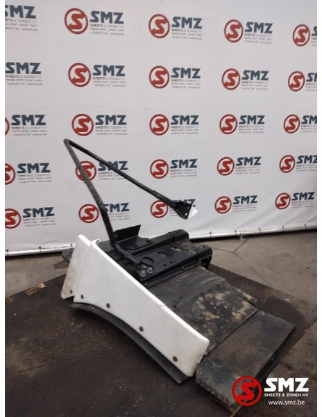 MAN Occ spatbord links MAN TGX 81664100307 81612100462 - Carrosserie et extérieur pour Camion: photos 1 MAN Occ spatbord links MAN TGX 81664100307 81612100462 - Carrosserie et extérieur pour Camion: photos 1