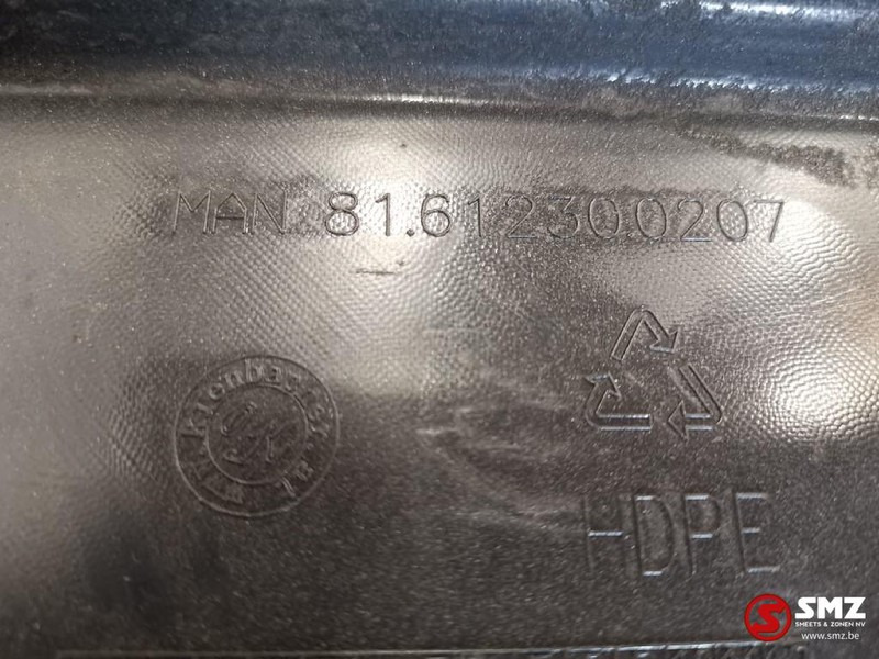 MAN Occ wielkast bekleding links MAN TGX - Carrosserie et extérieur pour Camion: photos 3 MAN Occ wielkast bekleding links MAN TGX - Carrosserie et extérieur pour Camion: photos 3