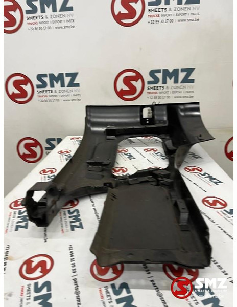 Mercedes-Benz Bumperhoek metaal mercedes actros mp2/3 - Angle de pare-chocs pour Camion: photos 4 Mercedes-Benz Bumperhoek metaal mercedes actros mp2/3 - Angle de pare-chocs pour Camion: photos 4