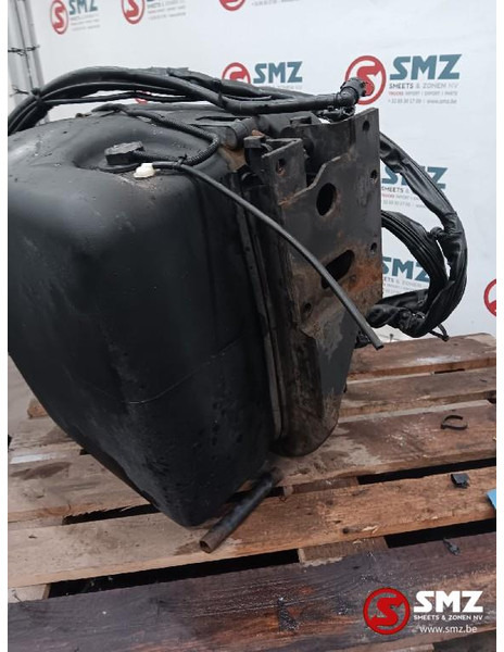 Mercedes-Benz Occ AdBluetank 85L Mercedes - Système de carburant pour Camion: photos 1 Mercedes-Benz Occ AdBluetank 85L Mercedes - Système de carburant pour Camion: photos 1