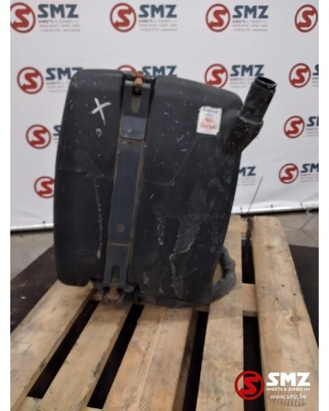 Mercedes-Benz Occ Adblue tank Mercedes Axor euro 5 - Système de carburant pour Camion: photos 1 Mercedes-Benz Occ Adblue tank Mercedes Axor euro 5 - Système de carburant pour Camion: photos 1