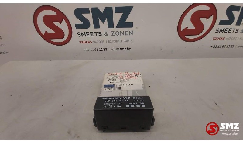 Relais pour Camion Mercedes-Benz Occ Knipperlicht relais Mercedes Actros: photos 1