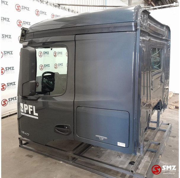 Mercedes-Benz Occ cabine Mercedes Actros MP4 low - Cabine et intérieur pour Camion: photos 2 Mercedes-Benz Occ cabine Mercedes Actros MP4 low - Cabine et intérieur pour Camion: photos 2