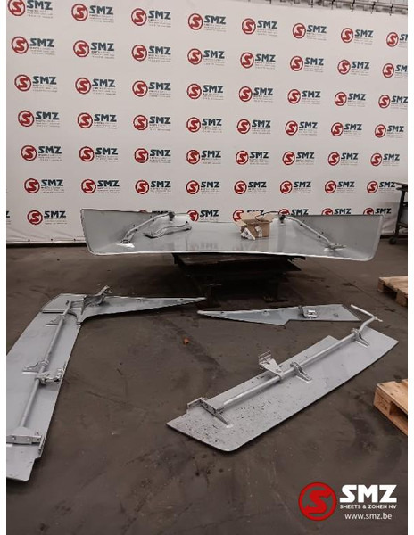 Mercedes-Benz Occ cabinespoilerset Mercedes - Aérodynamique/ Spoilers pour Camion: photos 2 Mercedes-Benz Occ cabinespoilerset Mercedes - Aérodynamique/ Spoilers pour Camion: photos 2