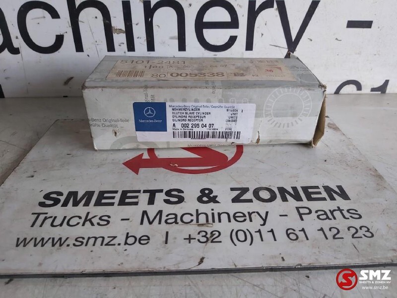 Mercedes-Benz Occ hoofdcilinder koppeling - Cylindre d'embrayage pour Camion: photos 2 Mercedes-Benz Occ hoofdcilinder koppeling - Cylindre d'embrayage pour Camion: photos 2