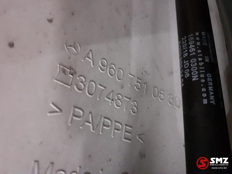 Mercedes-Benz Occ motorkap + windgeleiders Mercedes - Capot pour Camion: photos 4 Mercedes-Benz Occ motorkap + windgeleiders Mercedes - Capot pour Camion: photos 4
