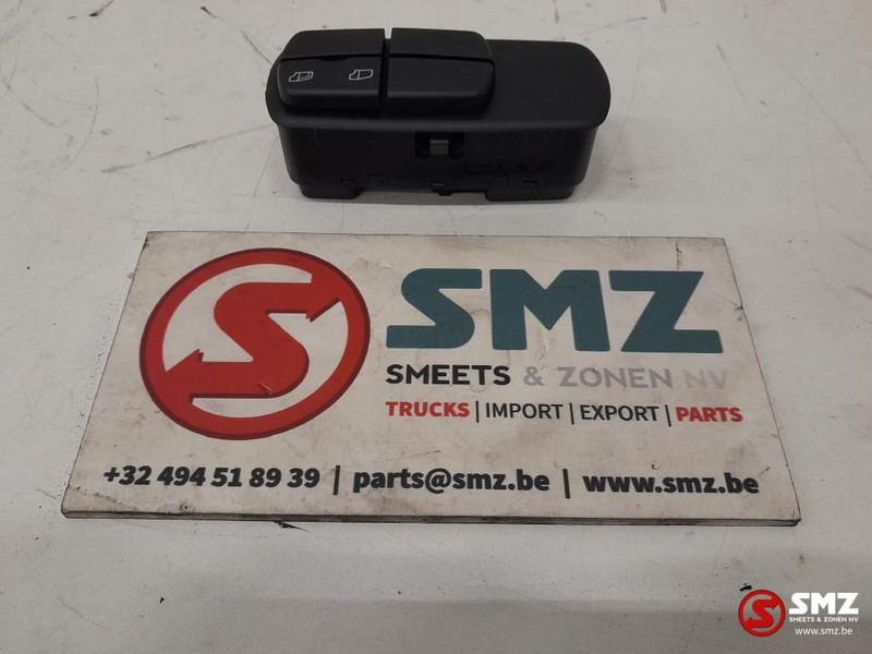 Mercedes-Benz Raamopener schakelaar passagierszijde Mercedes - Système électrique pour Camion: photos 1 Mercedes-Benz Raamopener schakelaar passagierszijde Mercedes - Système électrique pour Camion: photos 1