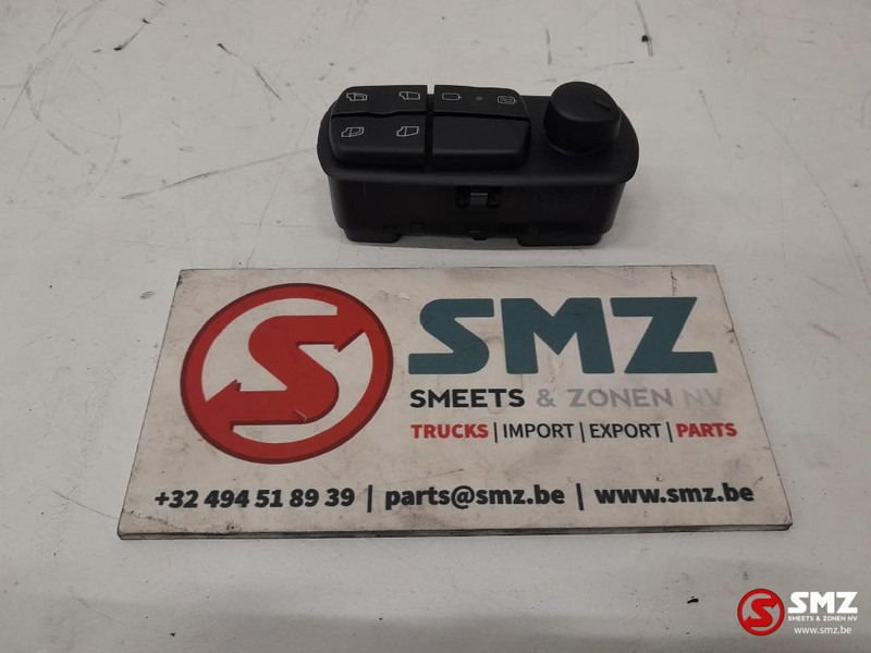 Mercedes-Benz Set van 3 raamopener schakelaar bestuurderszij - Système électrique pour Camion: photos 3 Mercedes-Benz Set van 3 raamopener schakelaar bestuurderszij - Système électrique pour Camion: photos 3