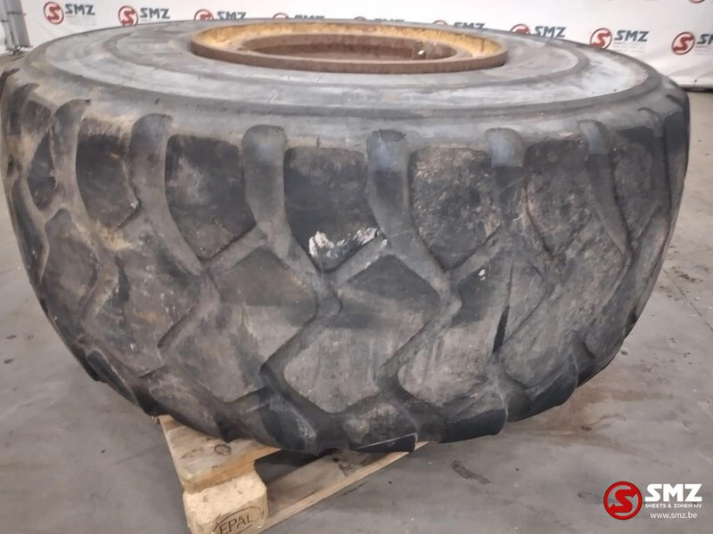 Michelin Occ industrieband Michelin 26.5R25 - Pneu pour Camion: photos 1 Michelin Occ industrieband Michelin 26.5R25 - Pneu pour Camion: photos 1