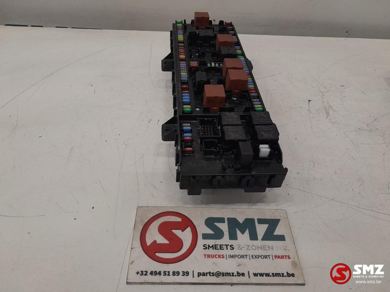 Renault Occ ECU VMCU2 regeleenheid Renault - Bloc de gestion pour Camion: photos 4 Renault Occ ECU VMCU2 regeleenheid Renault - Bloc de gestion pour Camion: photos 4