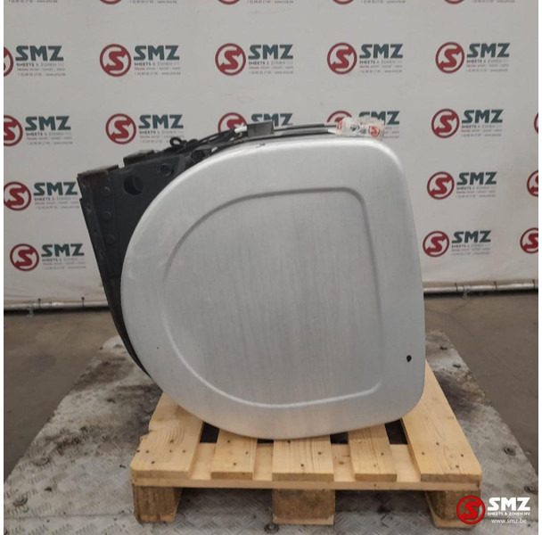 Renault Occ brandstoftank 360L + brandstofniveausensor Ren - Réservoir de carburant pour Camion: photos 4 Renault Occ brandstoftank 360L + brandstofniveausensor Ren - Réservoir de carburant pour Camion: photos 4