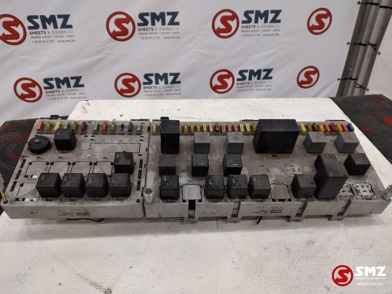 Scania Occ Zekeringskast Scania 4-serie - Fusible pour Camion: photos 1 Scania Occ Zekeringskast Scania 4-serie - Fusible pour Camion: photos 1