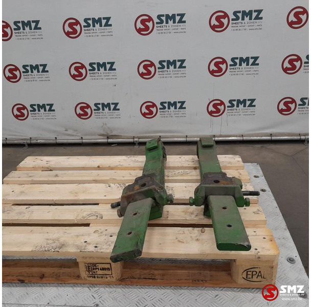 Scania Occ set van 2 bladveren stuuras / meeloopas Scania - Suspension du ressort pour Camion: photos 3 Scania Occ set van 2 bladveren stuuras / meeloopas Scania - Suspension du ressort pour Camion: photos 3