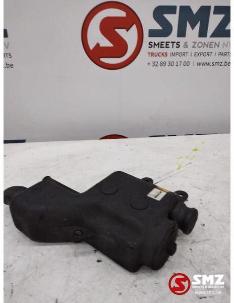 Scania Occ stuurbekrachtigingsoliereservoir Scania - Commande de gouvernail pour Camion: photos 2 Scania Occ stuurbekrachtigingsoliereservoir Scania - Commande de gouvernail pour Camion: photos 2