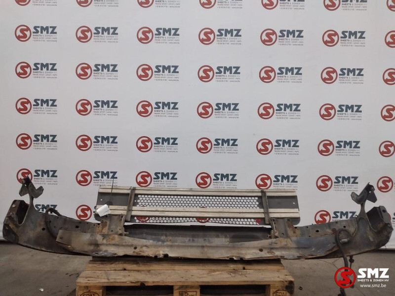 Scania Occ voorbumper+radiatorgrille Scania - Pare-chocs pour Camion: photos 2 Scania Occ voorbumper+radiatorgrille Scania - Pare-chocs pour Camion: photos 2