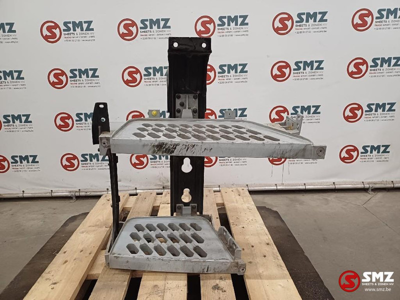 Volvo Occ opstap links Volvo - Cabine et intérieur pour Camion: photos 1 Volvo Occ opstap links Volvo - Cabine et intérieur pour Camion: photos 1