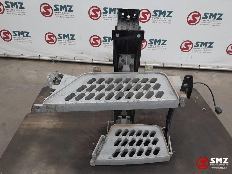 Volvo Occ opstap rechts Volvo - Cabine et intérieur pour Camion: photos 1 Volvo Occ opstap rechts Volvo - Cabine et intérieur pour Camion: photos 1