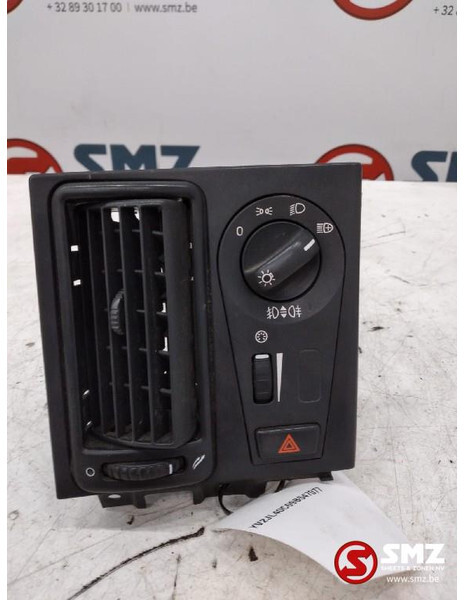 Volvo Occ ventilatierooster + koplampschakelaar Volvo - Cabine et intérieur pour Camion: photos 1 Volvo Occ ventilatierooster + koplampschakelaar Volvo - Cabine et intérieur pour Camion: photos 1