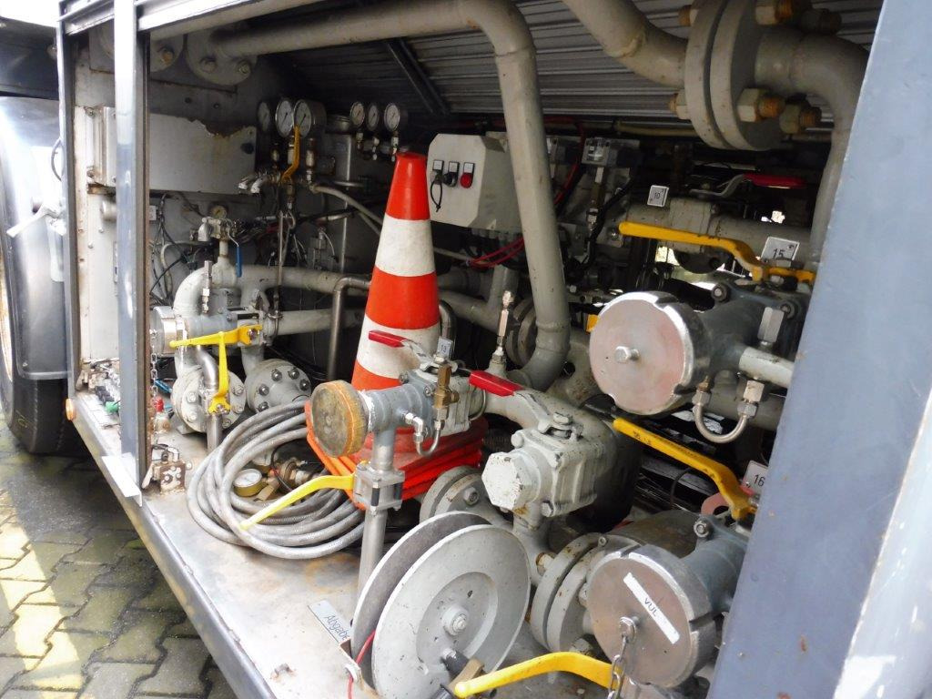 BURG Gas tank semi-trailer used for CO2 Carbon dioxide - Semi-remorque citerne: photos 4 BURG Gas tank semi-trailer used for CO2 Carbon dioxide - Semi-remorque citerne: photos 4