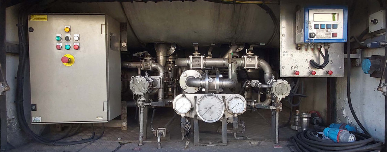 ROBINE Gas tank semi-trailer used for CO2, Carbon dioxide - Semi-remorque citerne: photos 5 ROBINE Gas tank semi-trailer used for CO2, Carbon dioxide - Semi-remorque citerne: photos 5