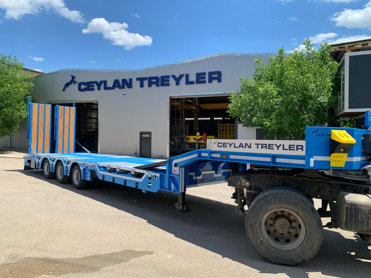 CEYLAN 3 AXLES STANDART & EXTENDABLE LOWBED - Semi-remorque surbaissé: photos 1 CEYLAN 3 AXLES STANDART & EXTENDABLE LOWBED - Semi-remorque surbaissé: photos 1