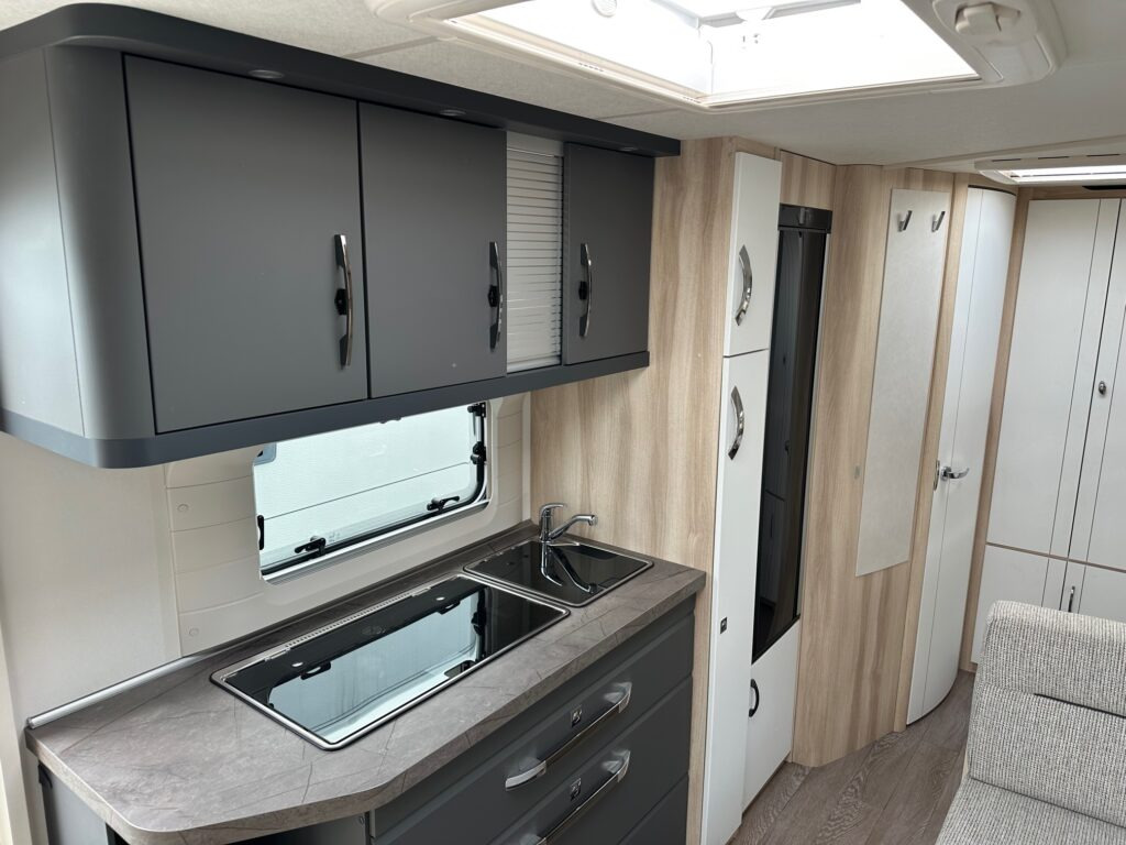 Caravane neuf DE LUXE 545 KMF 2024: photos 6 Caravane neuf DE LUXE 545 KMF 2024: photos 6