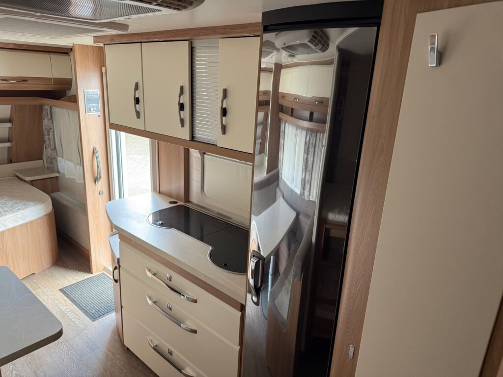 Crédit-bail de  Hobby 545 KMF DE LUXE 2021 Hobby 545 KMF DE LUXE 2021: photos 9