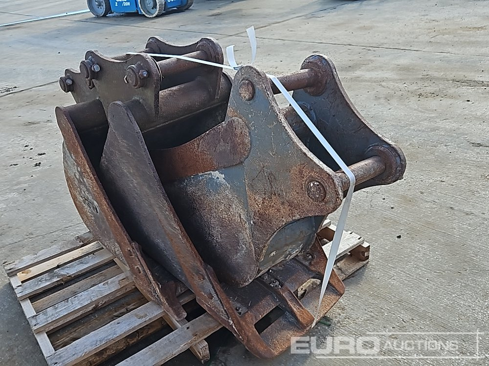 12", 18", 24" Digging Bucket 50mm Pin to suit 6-8 Ton Excavator - Godet: photos 5 12", 18", 24" Digging Bucket 50mm Pin to suit 6-8 Ton Excavator - Godet: photos 5