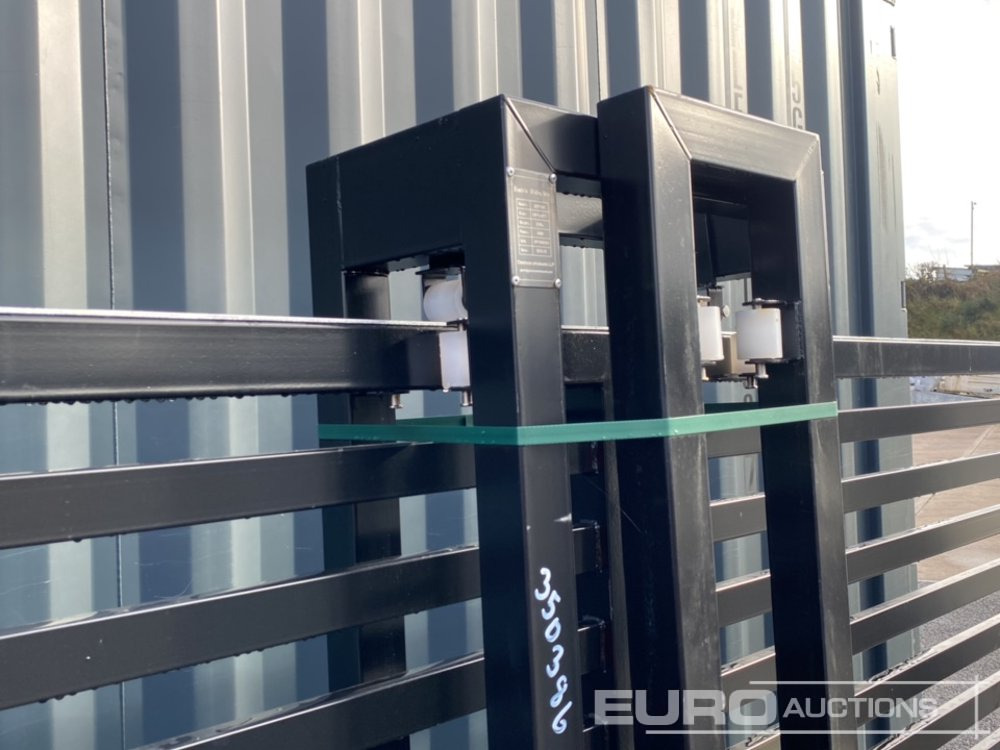 13ft Electric Sliding Gate - Matériel de chantier: photos 3 13ft Electric Sliding Gate - Matériel de chantier: photos 3