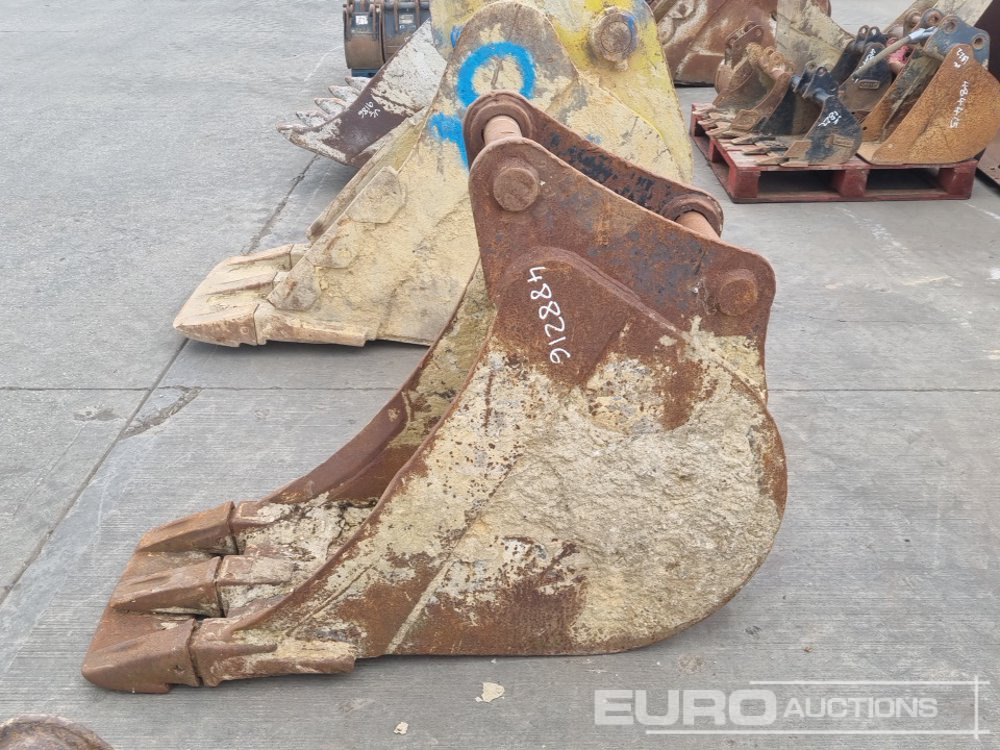 18" Digging Bucket 65mm Pin to suit 13 Ton Excavator - Godet: photos 2 18" Digging Bucket 65mm Pin to suit 13 Ton Excavator - Godet: photos 2