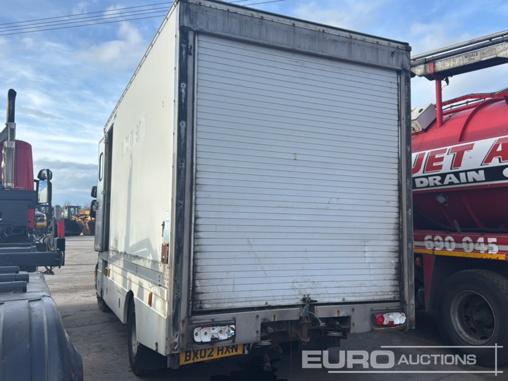 2002 DAF 4x2 Box Lorry, Manual Gearbox (Non Runner) - Camion fourgon: photos 2 2002 DAF 4x2 Box Lorry, Manual Gearbox (Non Runner) - Camion fourgon: photos 2