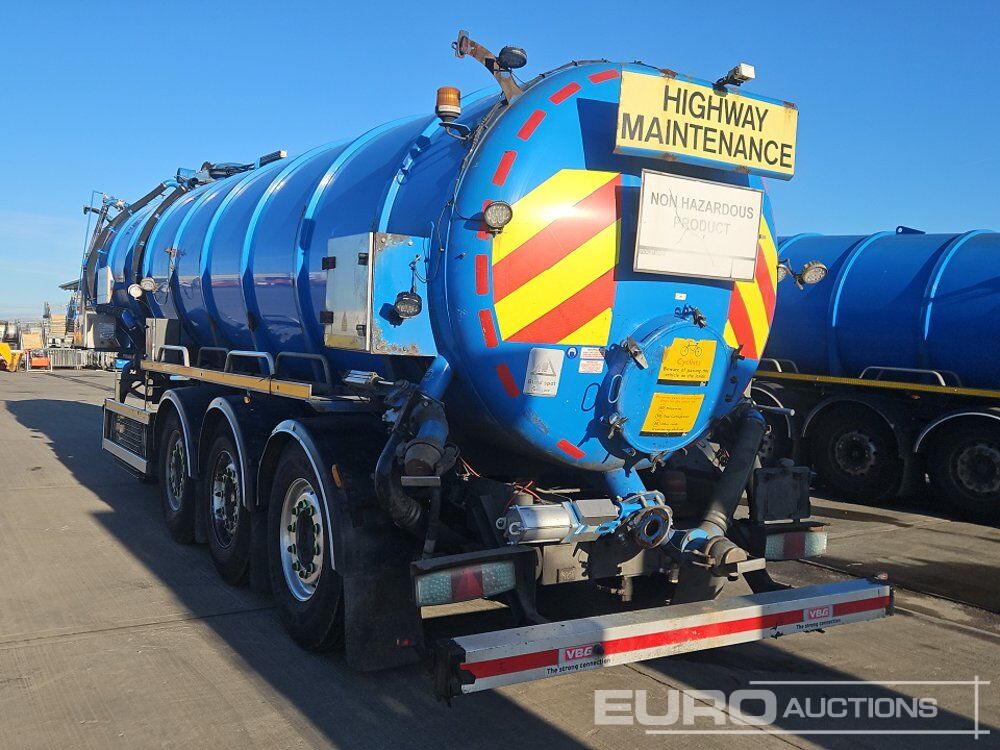 2004 Whale Tri Axle Tanker Trailer, Rear Lifting Axle - Remorque citerne: photos 3 2004 Whale Tri Axle Tanker Trailer, Rear Lifting Axle - Remorque citerne: photos 3