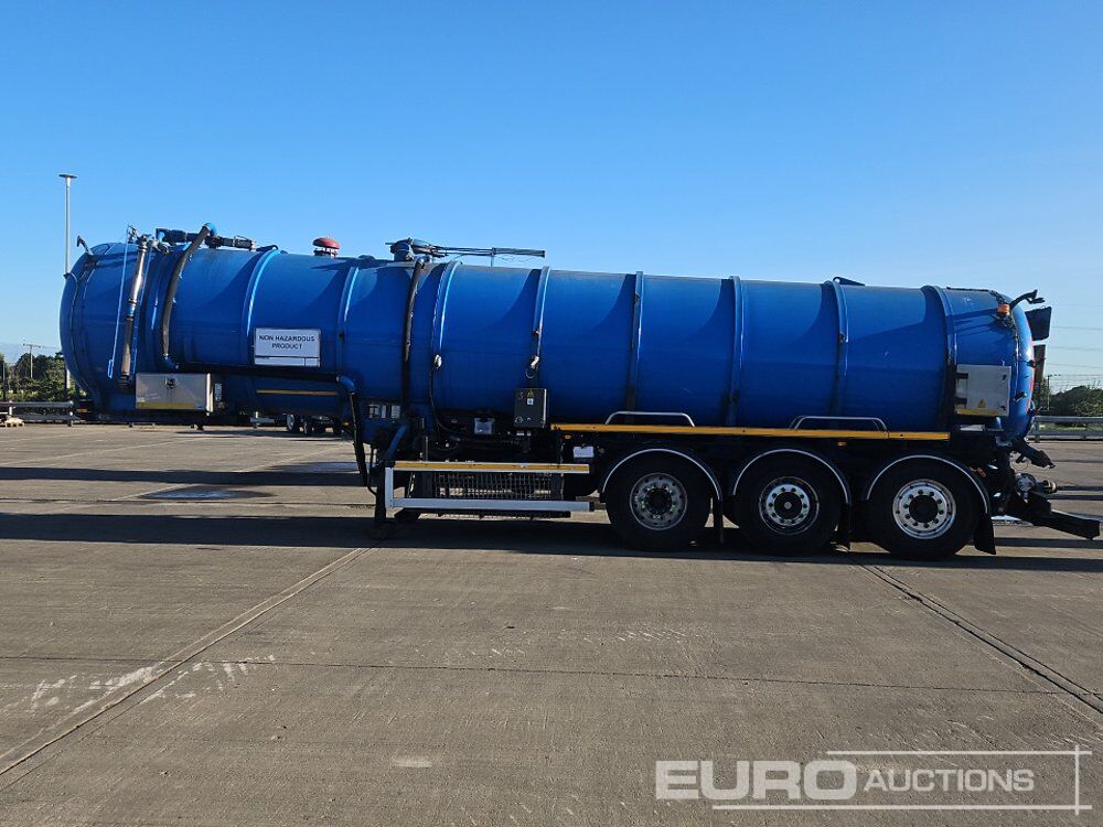 2004 Whale Tri Axle Tanker Trailer, Rear Lifting Axle - Remorque citerne: photos 2 2004 Whale Tri Axle Tanker Trailer, Rear Lifting Axle - Remorque citerne: photos 2