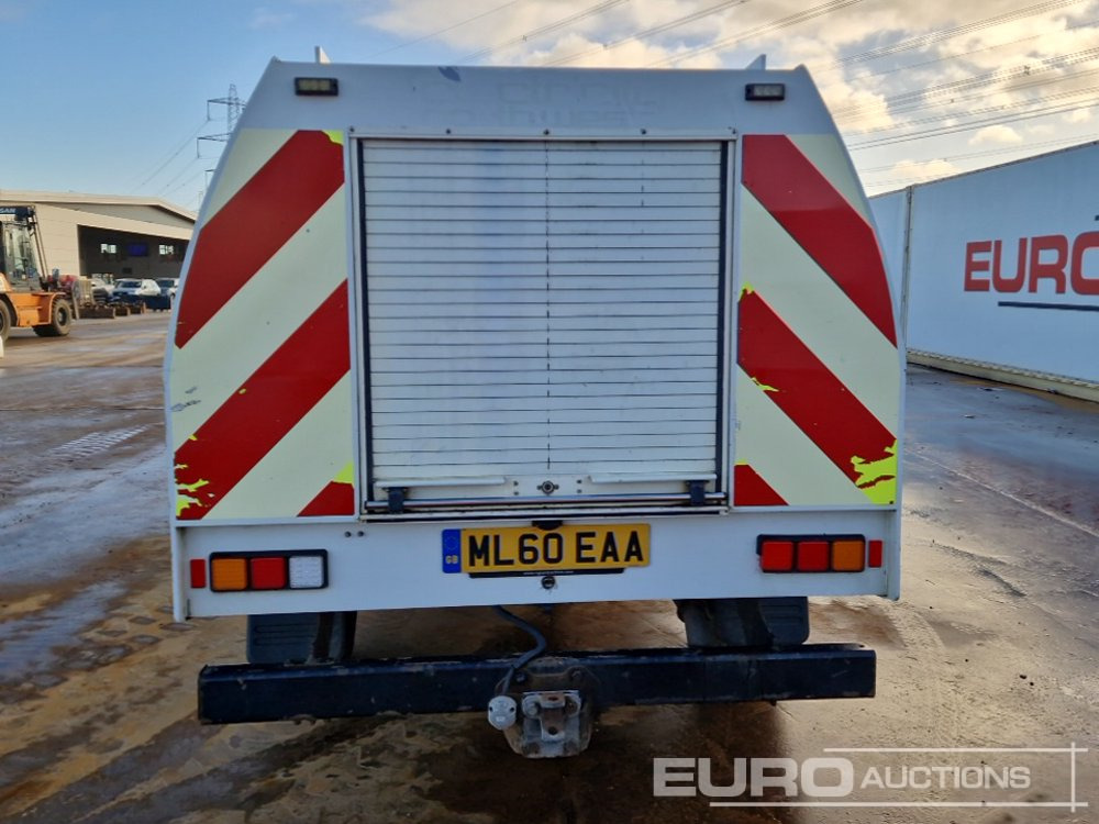 2010 Toyota Hilux - Pick-up: photos 4 2010 Toyota Hilux - Pick-up: photos 4