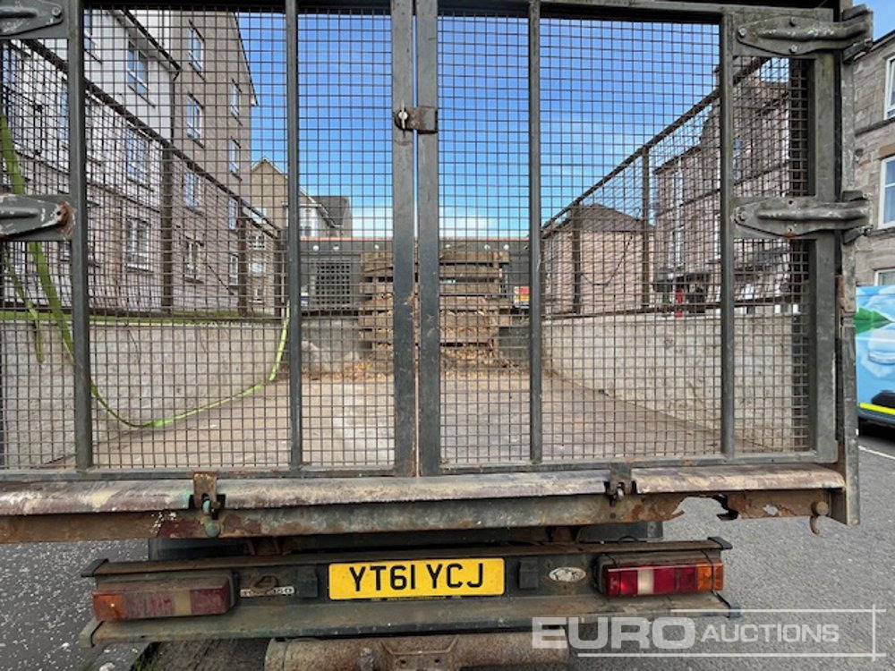 2011 Ford Transit - Utilitaire plateau: photos 4 2011 Ford Transit - Utilitaire plateau: photos 4