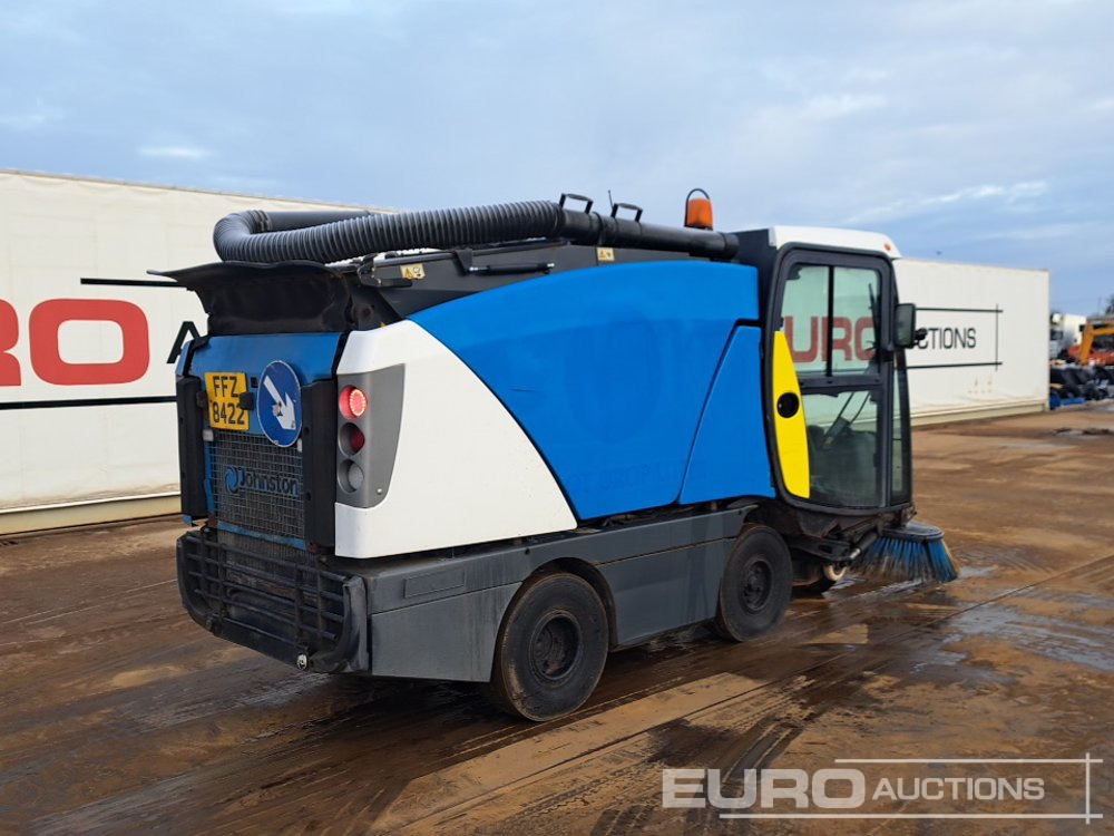 2011 Johnston 142A 101T - Balayeuse de voirie: photos 5 2011 Johnston 142A 101T - Balayeuse de voirie: photos 5