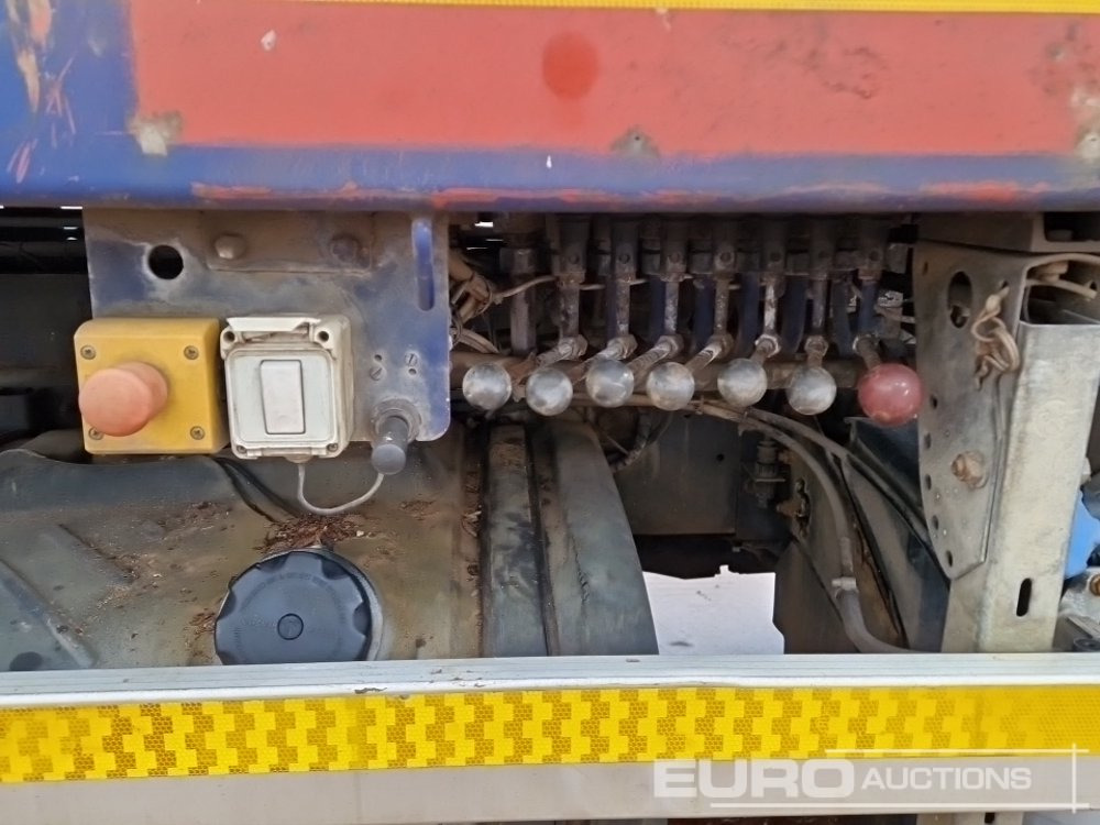 Camion multibenne 2011 Volvo FL240: photos 15